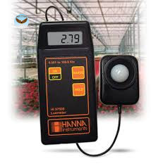 Máy đo cường độ ánh sáng cầm tay HANNA HI97500