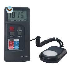 Máy đo cường độ ánh sáng Total Meter LX-1330B